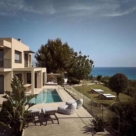 Uparati Villa - Hilltop Sea View Retreat 티실리비 외부 사진