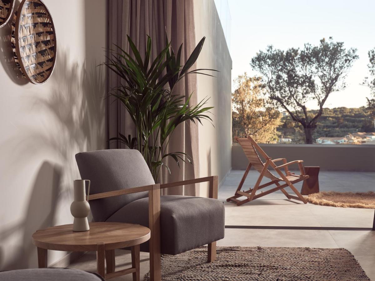 Uparati Villa - Hilltop Sea View Retreat 티실리비 외부 사진