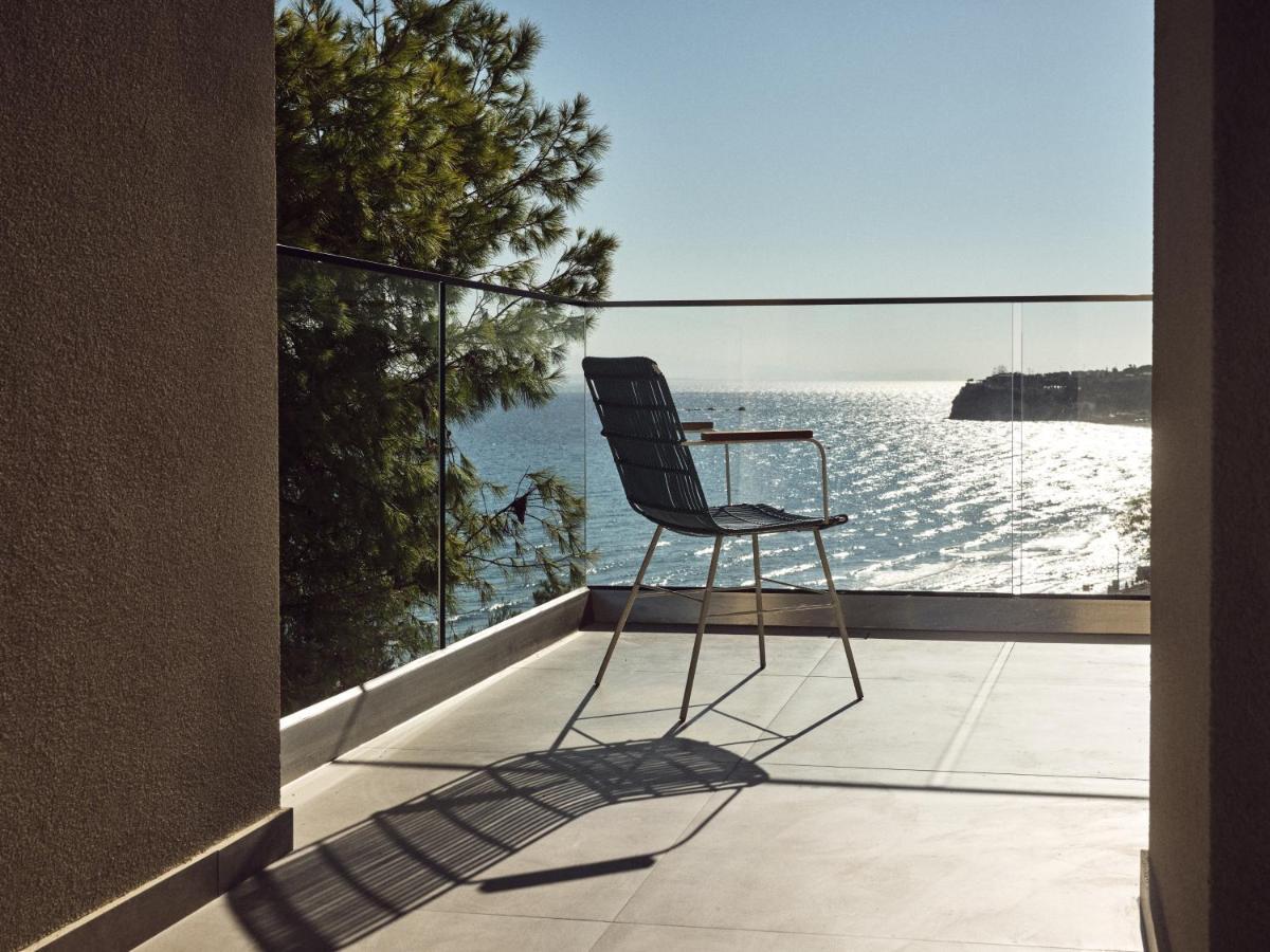 Uparati Villa - Hilltop Sea View Retreat 티실리비 외부 사진